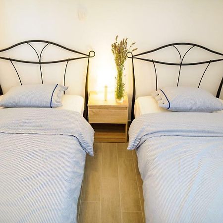 Apartments Lux Pag Pag Town Kültér fotó