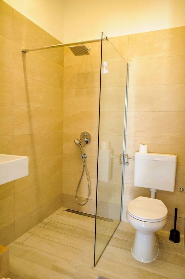 Apartments Lux Pag Pag Town Kültér fotó